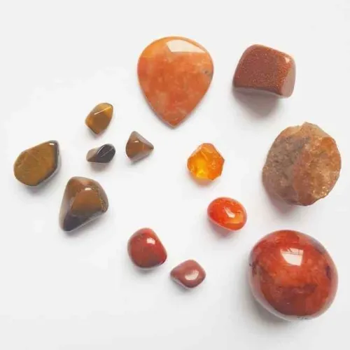 Close-up of sunstone platelets within feldspar matrix