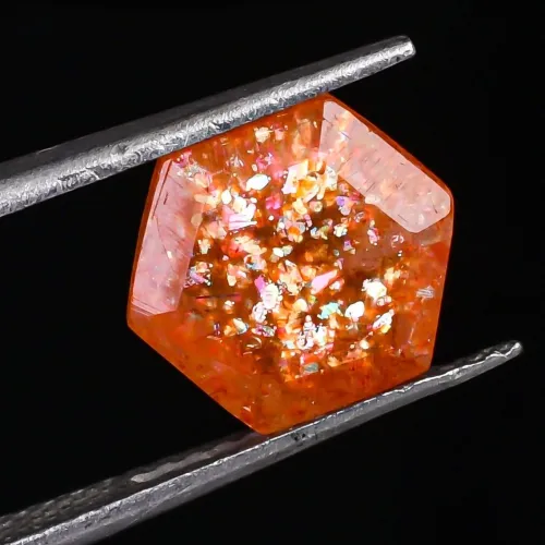 Macro photography showing Oregon Sunstone copper inclusions and aventurescence